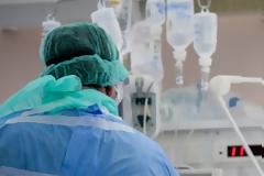 Συναγερμός στην Αττική: Εντολή στους διοικητές νοσοκομείων να αναπτύξουν επιπλέον ΜΕΘ Covid