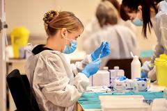 Ανατροπή με το εμβόλιο Pfizer/BioNTech: Δεν χρειάζεται πλέον ψύξη στους -70°C