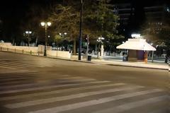 Lockdown: Τα σενάρια για καταστήματα, σχολεία, μετακίνηση εκτός νομού