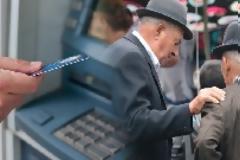 Πότε θα καταβληθούν οι συντάξεις Απριλίου 2021 - Οι ημερομηνίες πληρωμής για όλα τα Ταμεία
