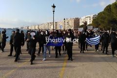 Θεσσαλονίκη: Πορεία κατά του lockdown στη Νέα Παραλία