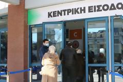 Εμβολιασμοί: Χάλασαν ψυγεία στη Ναύπακτο, διακοπή ρεύματος σε εμβολιαστικό στην Αθήνα