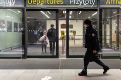 Πιστοποιητικό εμβολιασμού: Το σχέδιο της Κομισιόν για επανεκκίνηση των ταξιδιών