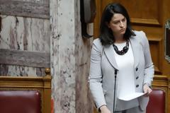 Άνοιγμα σχολείων: Καμία εισήγηση από τους ειδικούς. Τι λέει η Κεραμέως για παράταση