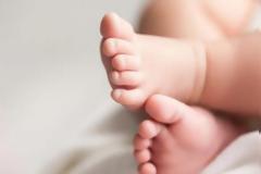 Εκτός ΜΕΘ το βρέφος 6 ημερών. Πώς κόλλησε