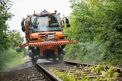 Unimog rail road – ένα «πολυεργαλείο» στον σιδηρόδρομο. Δείτε video και εικόνες.