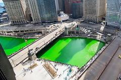 St. Patrick's Day: Πρασίνισε το ποτάμι στο Σικάγο