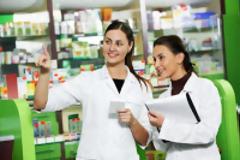 Άνοιξε η πλατφόρμα εμβολιασμού και για βοηθούς φαρμακείων, φαρμακοϋπαλλήλους