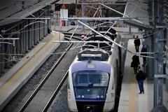 Τραγωδία στα Σεπόλια: Κατέληξε η γυναίκα που παρασύρθηκε από συρμό του Προαστιακού.