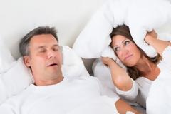 Επτά tips για να πείτε «αντίο» στο ροχαλητό