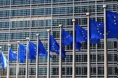 Κομισιόν: Εγκρίνει ενίσχυση για φορείς εκμετάλλευσης τουριστικών λεωφορείων και τρένων.