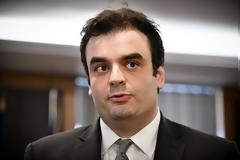 Πιερρακάκης: Εθελοντική η δήλωση των αποτελεσμάτων των self test - Πώς θα λειτουργούν