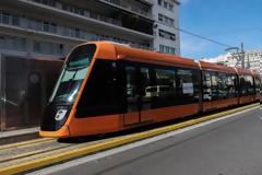 Ερχεται το «πράσινο κύμα» στο Τραμ για γρηγορότερα δρομολόγια, πότε παραδίδεται η επέκταση στον Πειραιά.