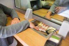 Οι καλύτερες προθεσμιακές καταθέσεις ετήσιας διάρκειας μετά τις τελευταίες μειώσεις στα επιτόκια