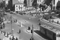 Η ιστορία του αθηναϊκού τραμ -Από τα ιππήλατα οχήματα και τον «κωλοσούρτη», μέχρι σήμερα. Εικόνες και βίντεο.