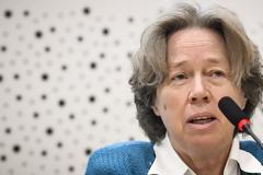 Λινού: Να δοθούν σημαντικά οικονομικά κίνητρα σε όσους νοσούν για να μπορούν να μην πηγαίνουν στις δουλειές τους. Άλλο η χαλάρωση, άλλο η κυκλοφορία έξω