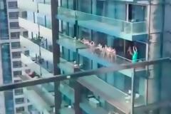 Σάλος με γυμνές γυναίκες σε ουρανοξύστη στο Ντουμπάι