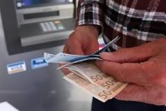 Συντάξεις: Ποιοι θα πάρουν τον Ιούνιο επιπλέον 120 έως 200 ευρώ τον μήνα (πίνακες)