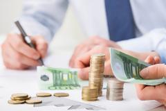 Επικουρικές συντάξεις: Τι αλλάζει για σημερινούς συνταξιούχους, για παλιούς και για τους νέους έως 35 ετών.