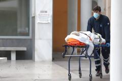 1.398 κρούσματα στην Αττική, 425 στη Θεσσαλονίκη. 34 περιφέρειες με διψήφιο αριθμό μολύνσεων. Ο χάρτης της διασποράς