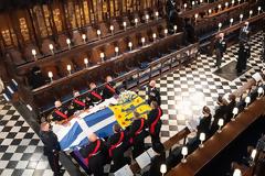Κηδεία πρίγκιπα Φιλίππου: Σε κλίμα συγκίνησης αποχαιρέτισε η Ελισάβετ τον αγαπημένο της πρίγκιπα