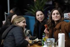 ECDC: Χωρίς μάσκες και αποστάσεις όσοι είναι εμβολιασμένοι