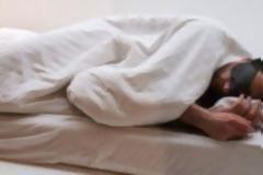 Μεγαλύτερος ο κίνδυνος άνοιας για τους μεσήλικες που κοιμούνται συχνά λιγότερες από έξι ώρες