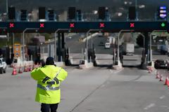 Πάσχα : Δρακόντεια τα μέτρα για «κορονο-εκδρομείς» – Τα «παραθυράκια» για τις διαπεριφερειακές μετακινήσεις