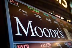 Moody’s: Το υπερόπλο των ελληνικών νοικοκυριών που θα εκτοξεύσει την ανάπτυξη