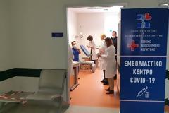Εμβόλιο AstraZeneca: Τι ισχύει με όσους δεν θέλουν να το κάνουν τώρα