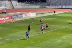 Εκτέλεση πέναλτι για κλάματα...