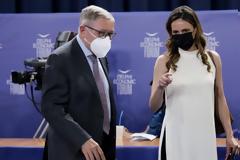 Ρέγκλινγκ: Βιώσιμο το ελληνικό χρέος, όμως απαιτούνται μεταρρυθμίσεις