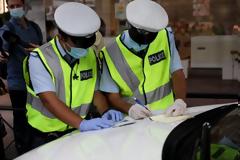 Εντατικοποιούνται οι έλεγχοι για τις μάσκες – Σχέδιο για τοπικά lockdown εάν συνεχιστούν οι παραβάσεις