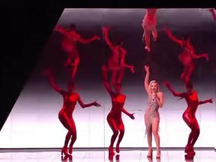 Φωτογραφία για Eurovision 2021: Πέρασε και σάρωσε η Έλενα Τσαγκρινού με το EL Diablo (Video)