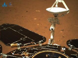 Φωτογραφία για Το κινεζικό ρόβερ έστειλε τις πρώτες εικόνες από την επιφάνεια του Άρη
