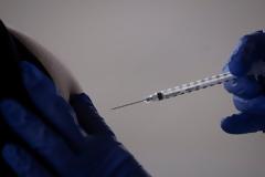Προβλήματα θρόμβωσης μπορεί να εμφανιστούν από τη 5η έως την 28η μέρα μετά τον εμβολιασμό