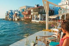 Μύκονος: Ένα νησί από «χρυσάφι» - Ο καφές των 150 ευρώ και η μπριζόλα των 5.000 ευρώ