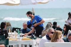 Πρόστιμο 3.000 ευρώ και 15ήμερο «λουκέτο» σε ταβέρνα για δύο 