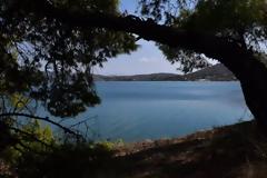 Σαλαμίνα: Μυστήριο με περίστροφο πυροβόλο όπλο σε παραλία