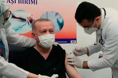 Κοροναϊός - Τουρκία: Σάλος κατά Ερντογάν γιατί έκανε τρίτη δόση του εμβολίου