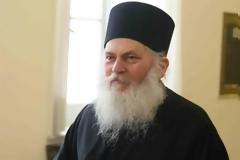 Σε κρίσιμη κατάσταση ο ηγούμενος της Μονής Βατοπεδίου, Εφραίμ