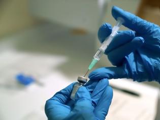 Φωτογραφία για Εμβόλιο: Επιπλοκές σε 50χρονη νοσηλεύτρια στα Χανιά μετά τον εμβολιασμό της
