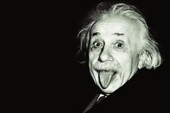 Albert Einstein : Καταδικάζουμε τα μέτρα (της ελληνικής κυβέρνησης) εναντίον των εργατών, των χωρικών και των φοιτητών