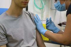 Γιατί μερικοί πλήρως εμβολιασμενοι  μολύνονται από κορονοϊό