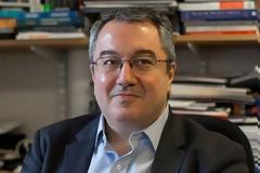 Μόσιαλος: Προσοχή ώστε να μην επικρατήσει η ινδική μετάλλαξη Δέλτα