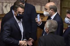 Βουλή: Πέρασε το εργασιακό νομοσχέδιο με 158 «ναι»