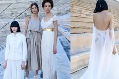 Dior: Η επίδειξη «ξεκίνησε» στα social media - Τα μοντέλα ποζάρουν με τα ρούχα του οίκου στο Καλλιμάρμαρο