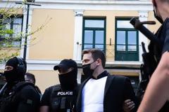Άλλαξε την ομολογία του ο συζυγοκτόνος: «Την ξύπνησα και τη σκότωσα»