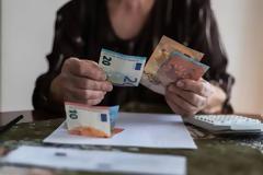 ΕΛΣΤΑΤ: Το 28,9% των Ελλήνων στο όριο της φτώχειας – Σε ποιες περιοχές υπάρχει μεγαλύτερος κίνδυνος ανέχειας