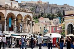 Τέλος η απαγόρευση κυκλοφορίας - «Φουντώνει» η συζήτηση για προνόμια εμβολιασμένων